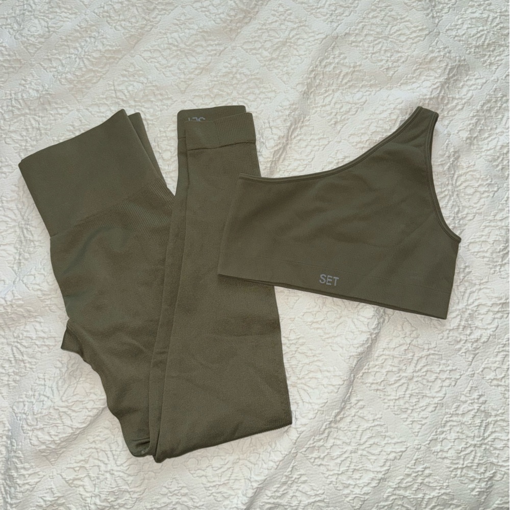 SET Active Sculptflex Leggings Set in Pine Size Small
